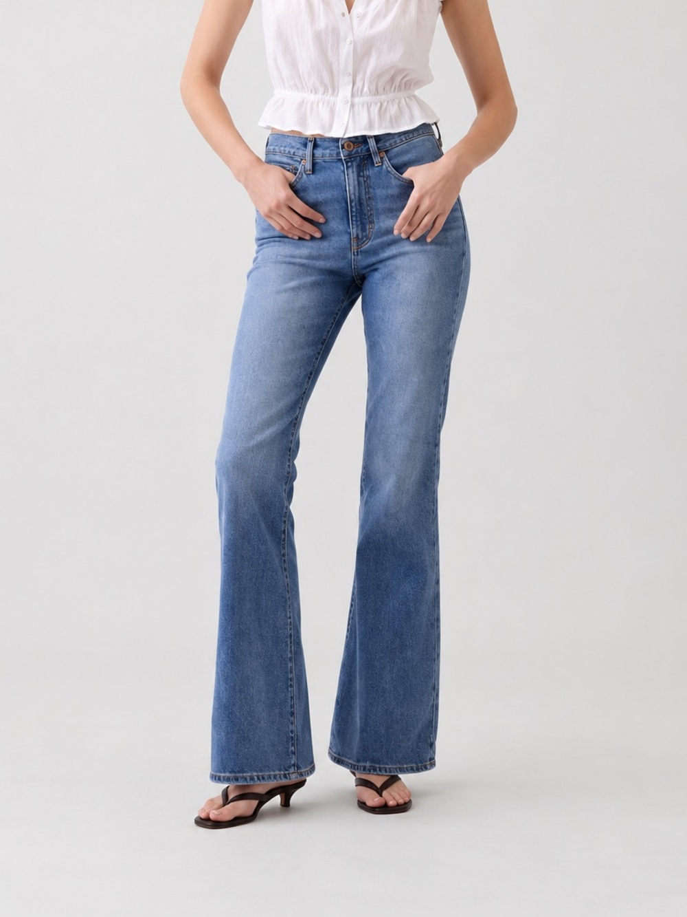 BNWT gap $108 70s high rise flare jeans medium wash